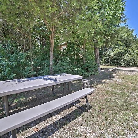 Branson Cabin With Deck Near Table Rock Lake! Exteriör bild