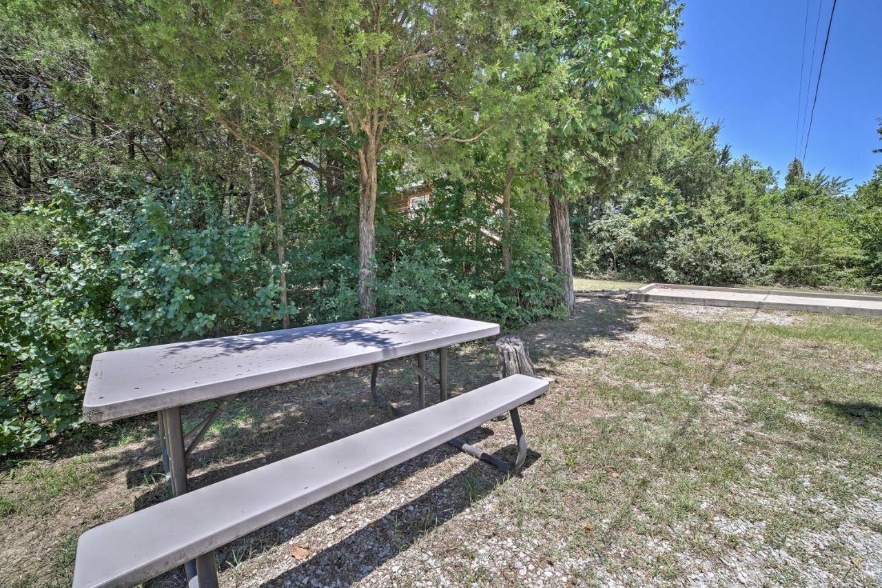 Branson Cabin With Deck Near Table Rock Lake! Exteriör bild