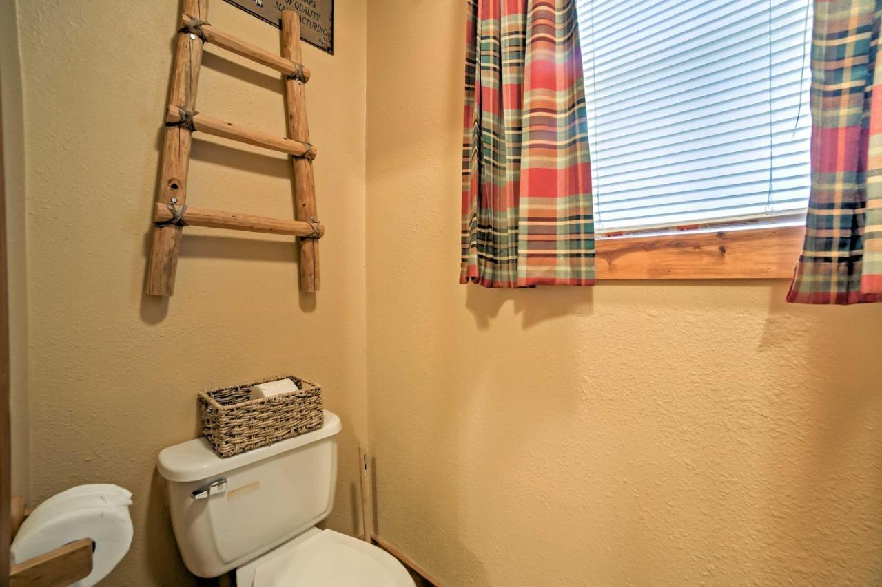 Branson Cabin With Deck Near Table Rock Lake! Exteriör bild